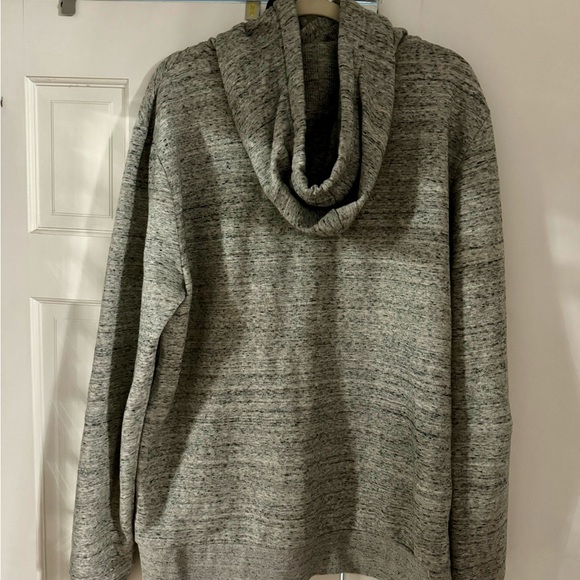 H&M - Divided
Men’s Hoodie
Men’s Xl
Original $25 - Picture 2 of 3